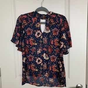 Short sleeve paisley printed top